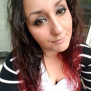 Meet your Posher, Adrienne